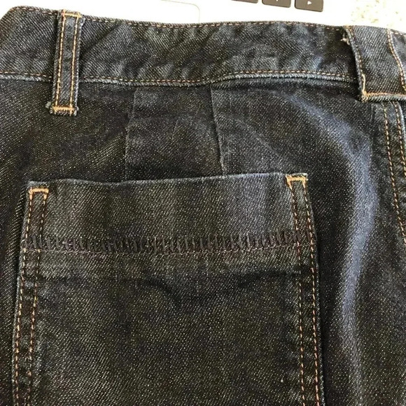 Eddie Bauer Curvy Capri Specially Dyed Dark Wash - Picture 4 of 4